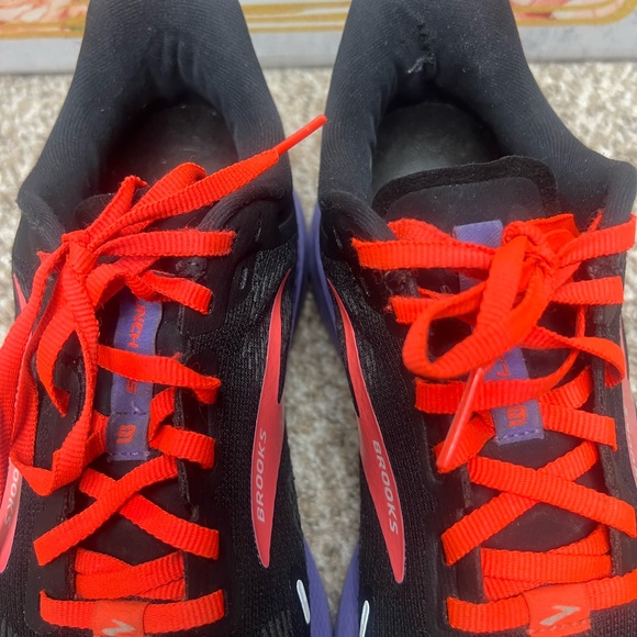 Brooks Black Sneakers with Bright Coral Logo and Red Laces - Picture 5 of 10